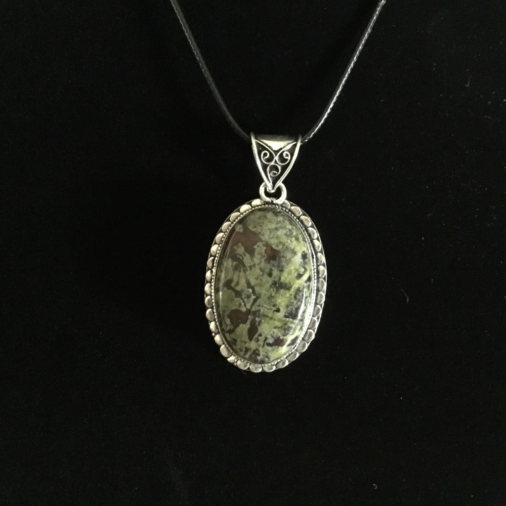BLOODSTONE LARGE RAISED STONE STERLING SILVER FREE BLACK SILK CHAIN INCLUDED